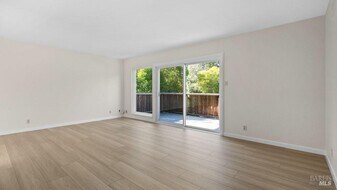 40 Magnolia Ave in San Anselmo, CA - Building Photo