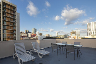 Cornerstone Lofts in San Diego, CA - Foto de edificio - Building Photo