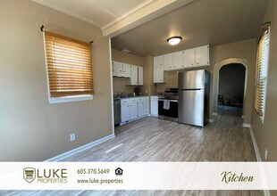 800 S Williams Ave in Sioux Falls, SD - Building Photo - Building Photo