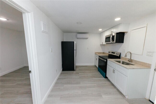 1741 Fairfield St in Holiday, FL - Building Photo - Building Photo