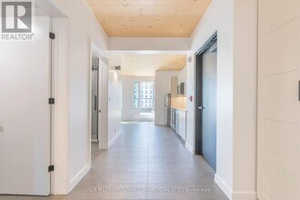 1598-1598 Queen St E in Toronto, ON - Building Photo - Building Photo