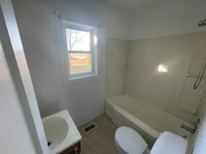 201 2nd St SW in Hartley, IA - Building Photo - Building Photo