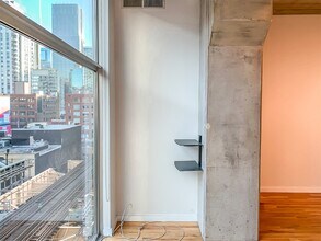 630 N Franklin St, Unit 510 in Chicago, IL - Building Photo - Building Photo