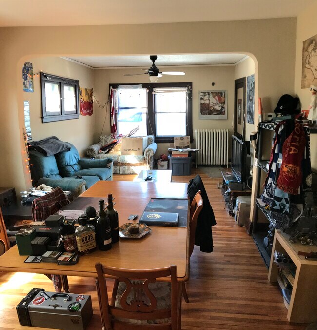 1905 E 38th St, Unit 2 in Minneapolis, MN - Foto de edificio - Building Photo