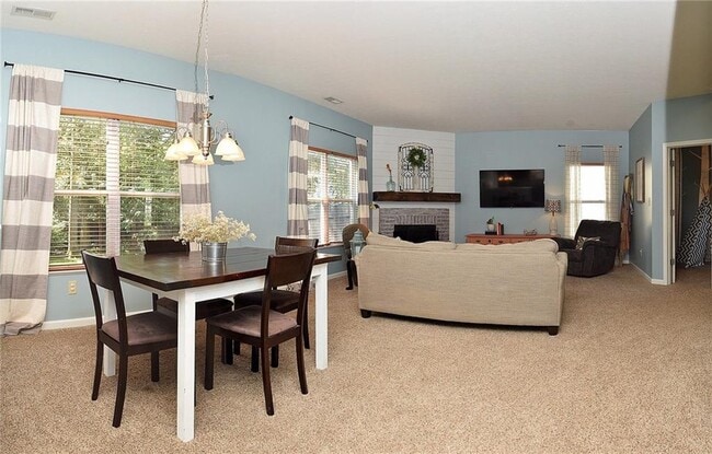 10655 Trailwood Dr in Fishers, IN - Building Photo - Building Photo