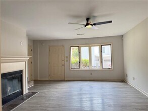 153 Holcomb Ferry Rd, Unit N-423 in Roswell, GA - Building Photo - Building Photo