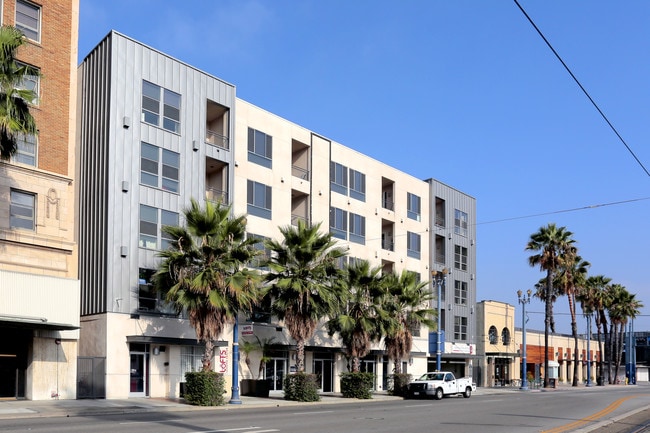 210 Third Lofts in Long Beach, CA - Foto de edificio - Building Photo