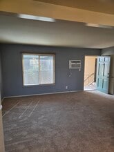 5005 Whitsett Ave in Valley Village, CA - Foto de edificio - Building Photo