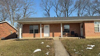 60 Lauretta Mae Dr in Lebanon, OH - Building Photo