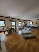 1437 N Prospect Ave, Unit 300 in Milwaukee, WI - Foto de edificio - Building Photo