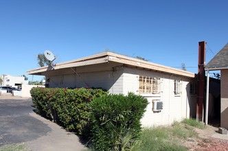 1115 N Scottsdale Rd in Tempe, AZ - Building Photo - Building Photo