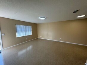 5222 Bogdonoff Dr in Seffner, FL - Building Photo - Building Photo