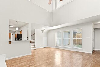 2200 Seville Ct in Arlington, TX - Building Photo - Building Photo