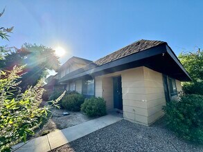 6151 Meadow Vista Ln in Las Vegas, NV - Building Photo - Building Photo