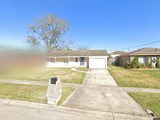 37 Aster Ln in Westwego, LA - Building Photo - Building Photo