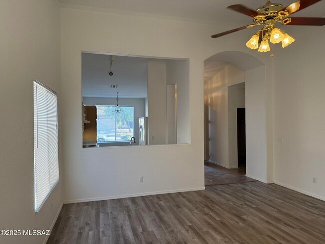 7825 W Scout Rd in Tucson, AZ - Foto de edificio - Building Photo