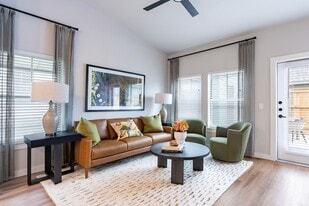 Artesia at Medina Valley in San Antonio, TX - Building Photo