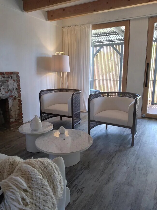 669 Benson Way in Thousand Oaks, CA - Building Photo - Building Photo