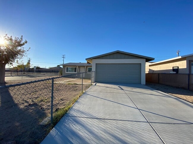 1544 Armory Rd in Barstow, CA - Building Photo - Building Photo