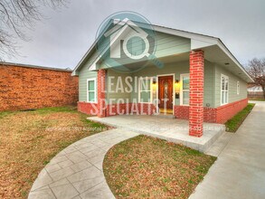 212 N Flood Ave in Norman, OK - Building Photo - Building Photo