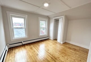 13 Saratoga St, Unit 2 in Boston, MA - Building Photo - Building Photo