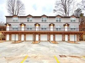 511 Glenstone Springs Dr in Clarksville, TN - Building Photo