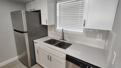 6331 La Costa Dr in Boca Raton, FL - Foto de edificio - Building Photo