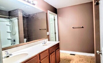 110 Lakeview Ct in St. Robert, MO - Building Photo - Building Photo