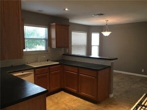312 Estate Dr in Hutto, TX - Building Photo - Building Photo
