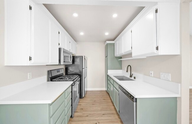 20415 S Vermont Ave, Unit 8 in Torrance, CA - Building Photo - Building Photo