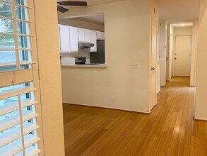 360 Via Colinas in Westlake Village, CA - Building Photo - Building Photo