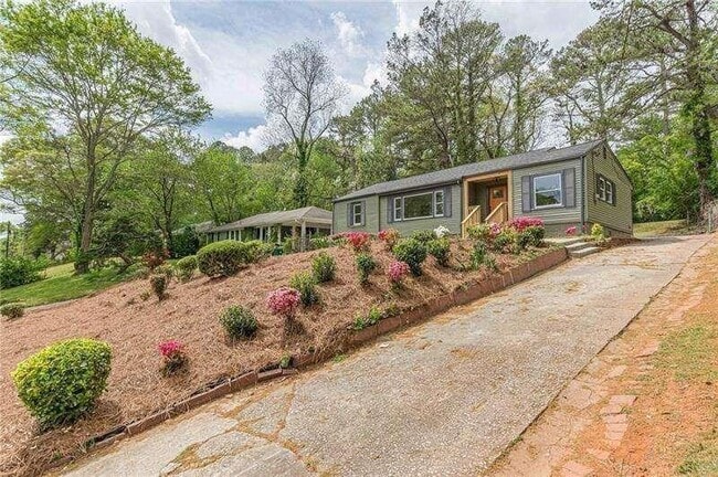 525 Rosemont Dr in Decatur, GA - Building Photo - Building Photo