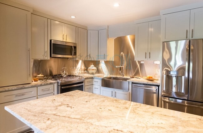 124 Cambridge Pl Dr in Little Rock, AR - Building Photo - Building Photo