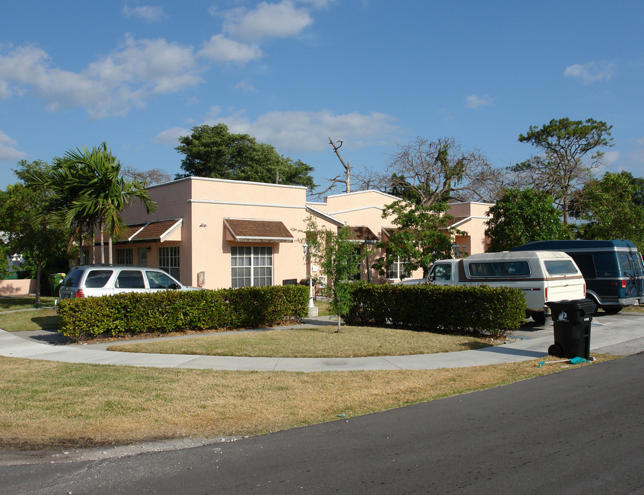 3701 SW 12th Pl in Fort Lauderdale, FL - Building Photo