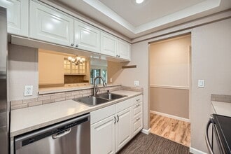 2940 76th Ave SE, Unit B304 in Mercer Island, WA - Building Photo - Building Photo