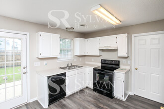 327 Oak Manor Dr in Columbia, SC - Building Photo - Building Photo