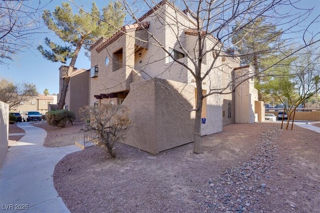 2985 Juniper Hills Blvd in Las Vegas, NV - Building Photo - Building Photo