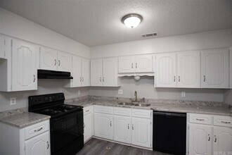 220 Bellevue Cir in Jacksonville, AR - Building Photo - Building Photo