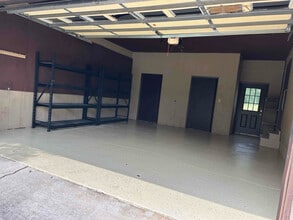 98 Nebraska Ave in Oak Ridge, TN - Foto de edificio - Building Photo