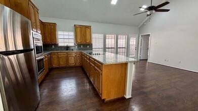 2830 Hickory Bend Dr in Garland, TX - Building Photo - Building Photo