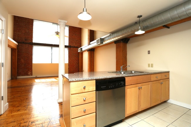 Cigar Lofts in Richmond, VA - Foto de edificio - Interior Photo