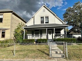 921 Tecumseh St in Indianapolis, IN - Building Photo