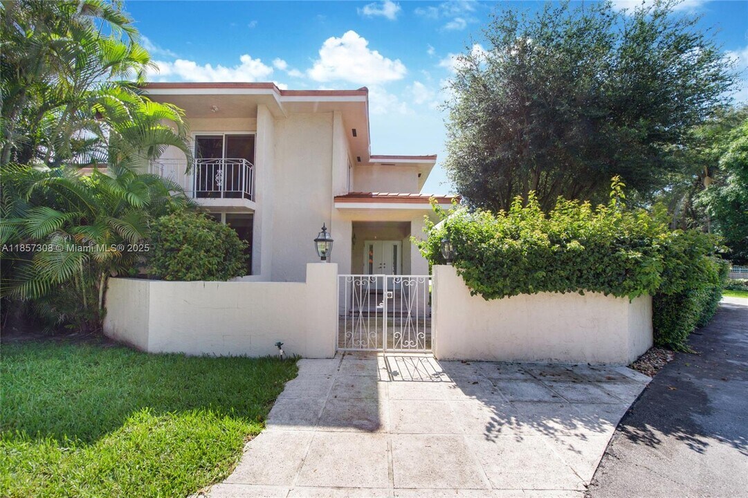 4117 Alhambra Cir in Coral Gables, FL - Building Photo