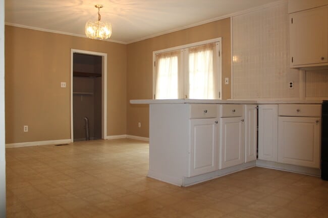 1906 St Paul Ave in Fayetteville, NC - Building Photo - Building Photo