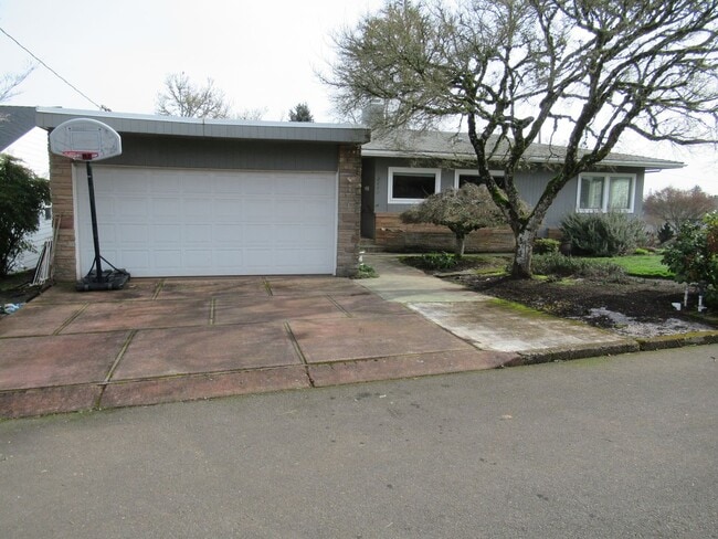 2680 Doughton St S in Salem, OR - Building Photo - Building Photo