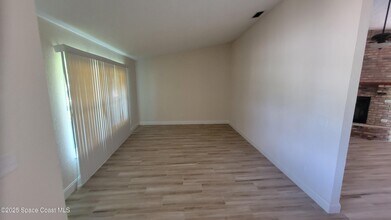 1209 Bonaventure Dr in Melbourne, FL - Foto de edificio - Building Photo