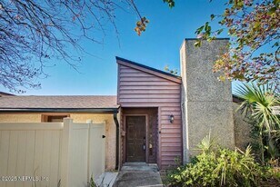 1569 Arcadia Dr in Jacksonville, FL - Building Photo