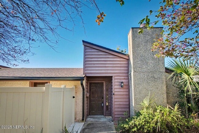 property at 1569 Arcadia Dr