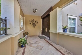 6200 Granada Blvd in Coral Gables, FL - Building Photo - Building Photo