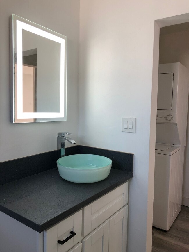 2139 Pacific Ave, Unit C in Long Beach, CA - Foto de edificio - Building Photo